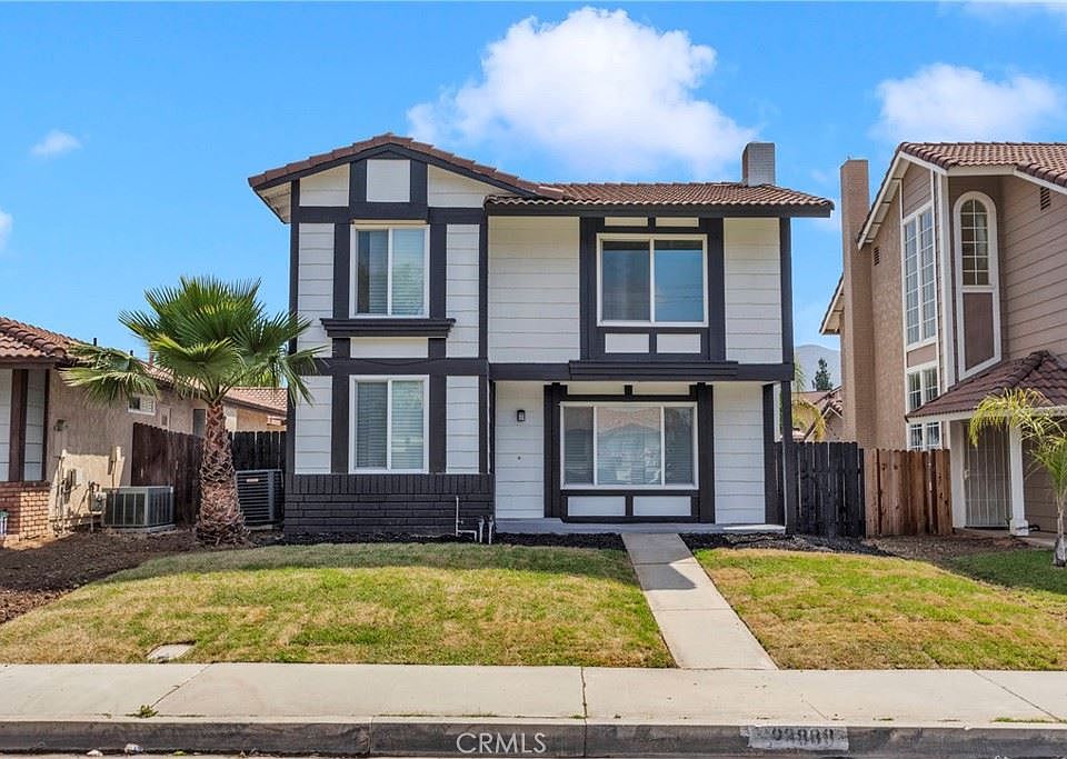 1st image of 23888 Parkland Ave