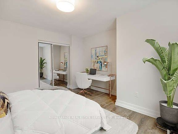 5th image of 18 Anglesey Blvd #203