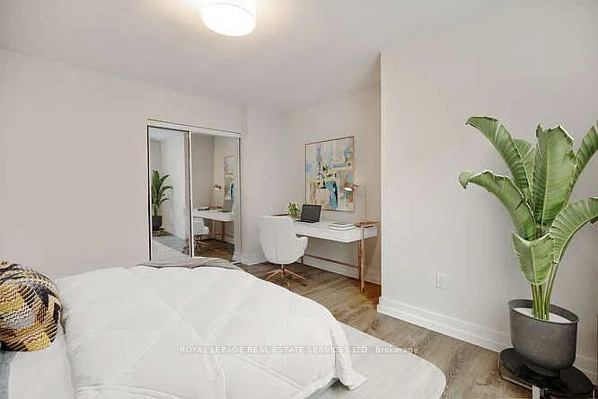 18 Anglesey Blvd #203 — Photo 5