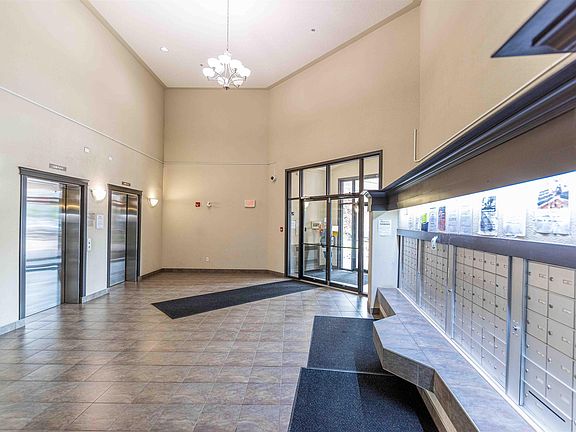 4th image of 7327 S Terwillegar Dr #7224