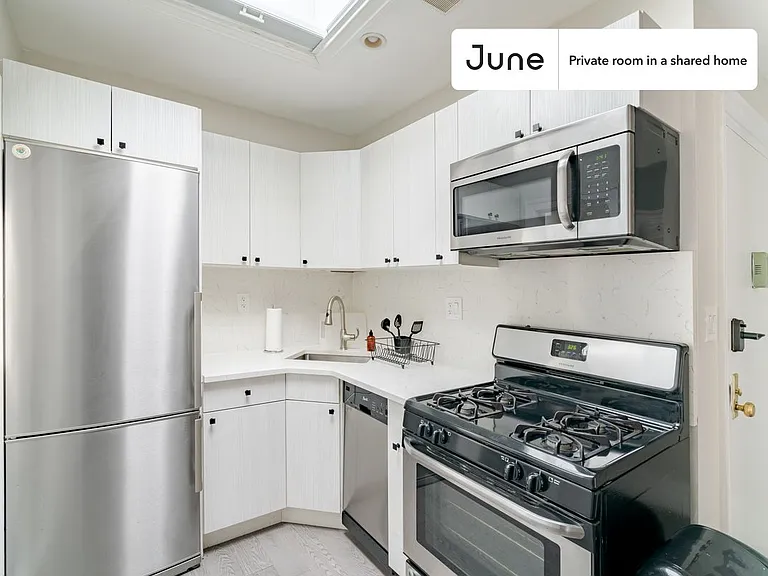 345 E 21st St #A — Photo 11