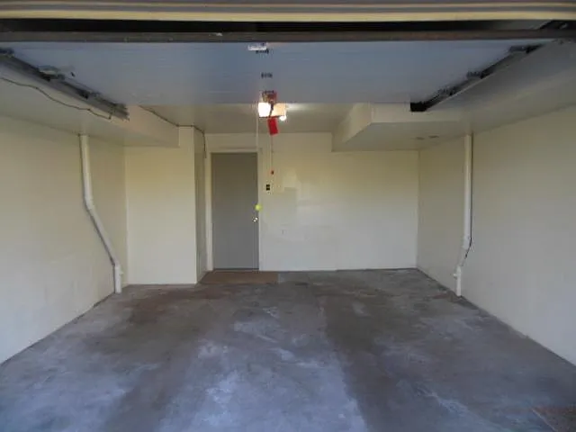 617 NE English Manor Dr #C — Photo 11