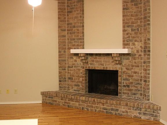 3rd image of 2816 Stratford Ln