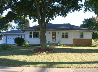 526 Brookview Dr, Rochester, NY 14617