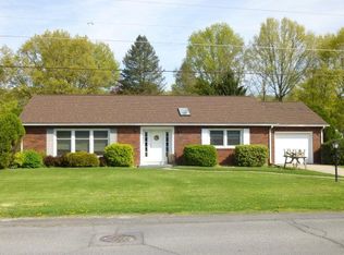 214 Summit Dr, Lewistown, PA 17044