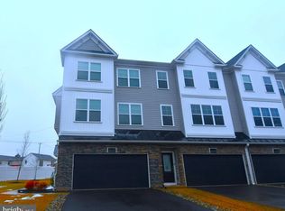 2 Warren Dr, Chalfont, PA 18914