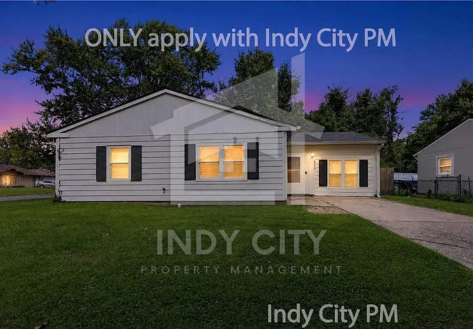 3 bed, 1.5 bath, 1467 sqft, $1,575 — Photo 1