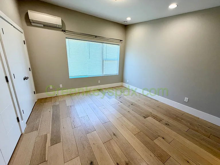 6064 NE 42nd Ave — Photo 10