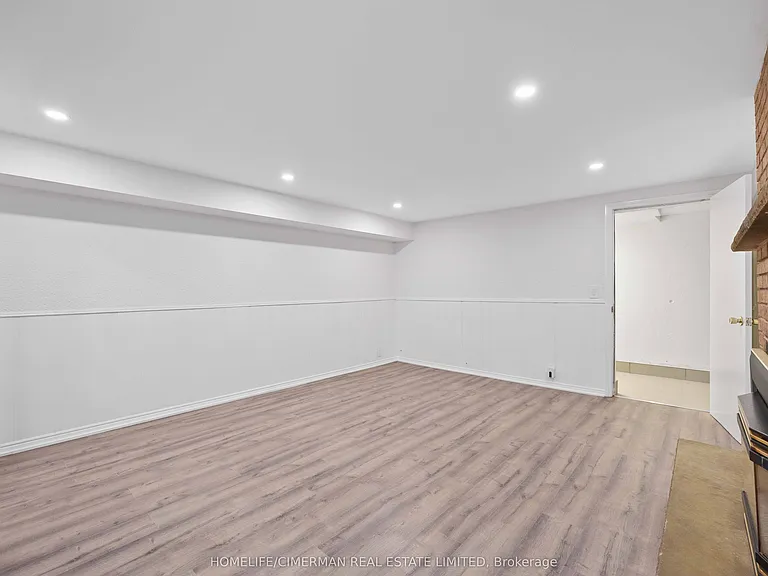 861 Ossington Ave #LOWER — Photo 9