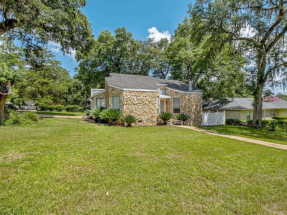 3rd image of 1913 Buckwood Dr