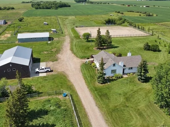26317 Township Rd #552, Sturgeon County, AB T8R 1T4