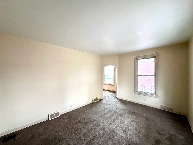 115 E Home St — Photo 5