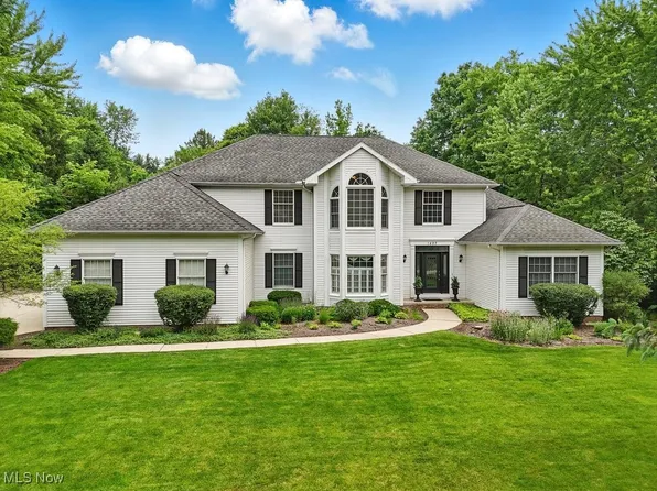 1497 Hunting Hollow Dr, Hudson, OH 44236