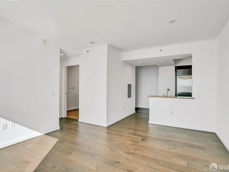 425 1st St #3605 — Photo 6
