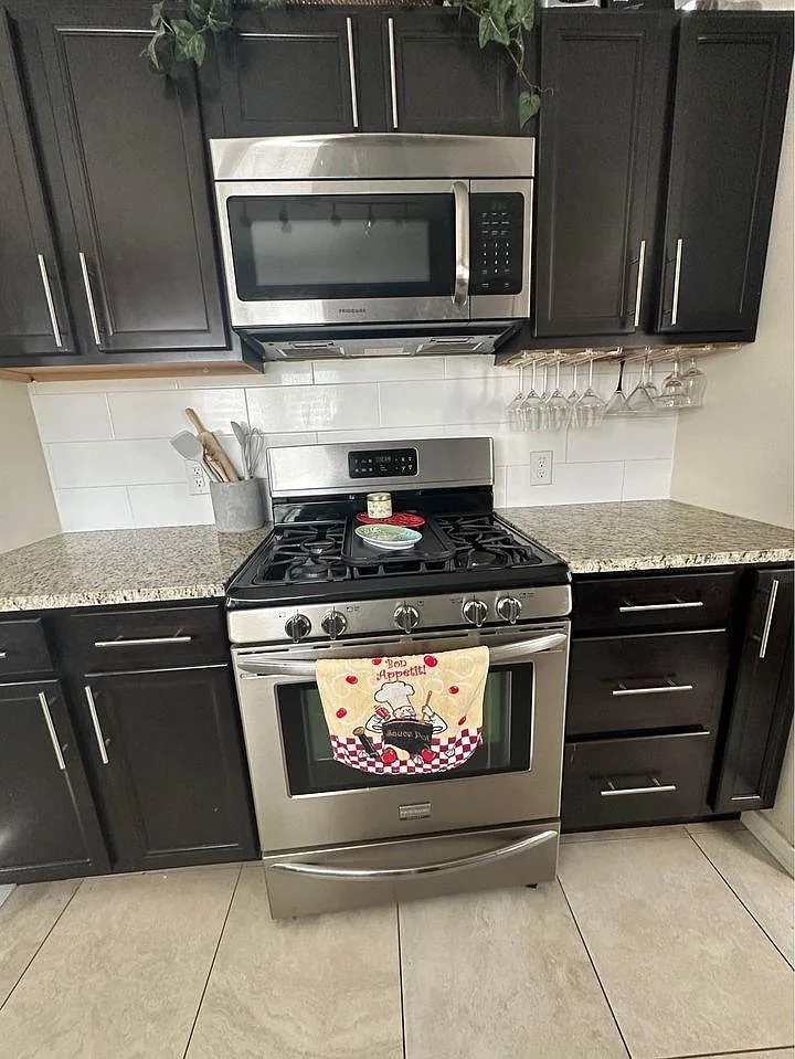 3124 W Gill Pl — Photo 4
