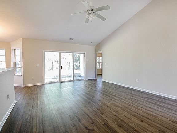 5th image of 256 McKendree Dr.