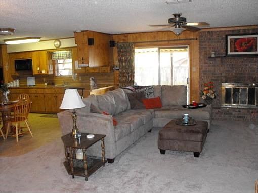 2nd image of 300 Larkspur Ln