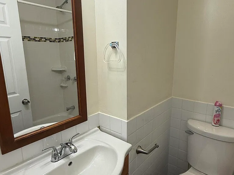 1042 Taylor Ave #1 — Photo 7