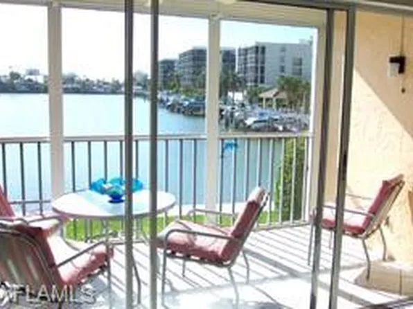 10682 Gulf Shore Dr, Naples, FL