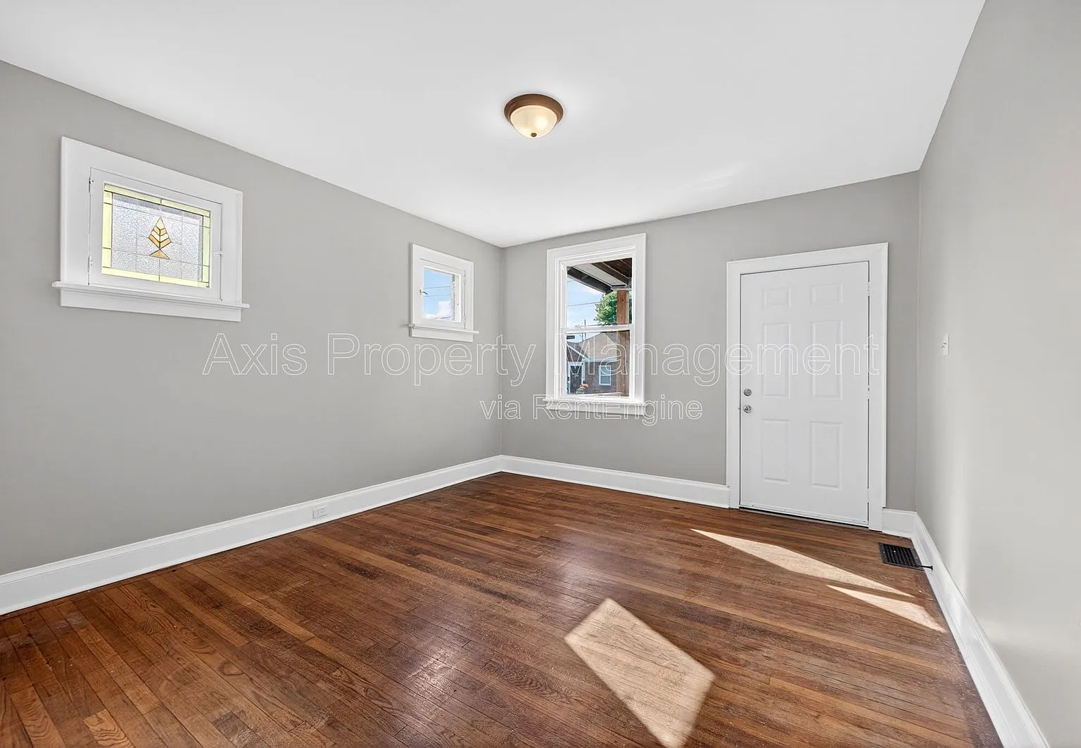 2 bed, 1.0 bath, 832 sqft, $1,000 — Photo 2