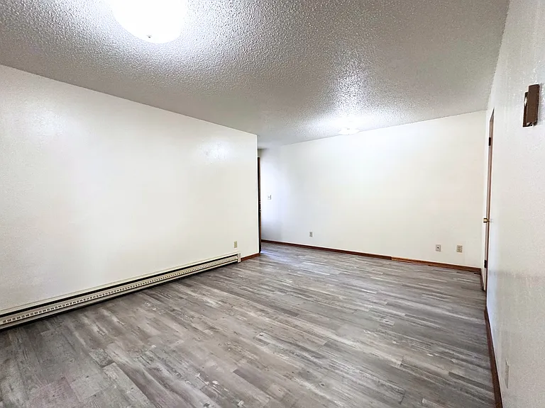 412 S Asbury St — Photo 32
