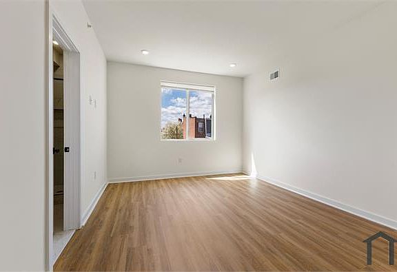 5th image of 2310 N Fairhill St