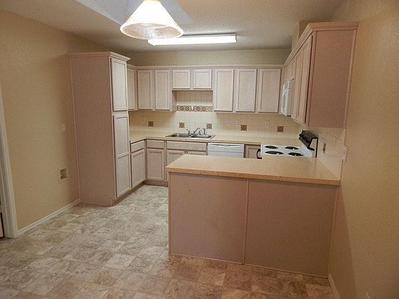 4th image of 4212 N Coral Springs Dr