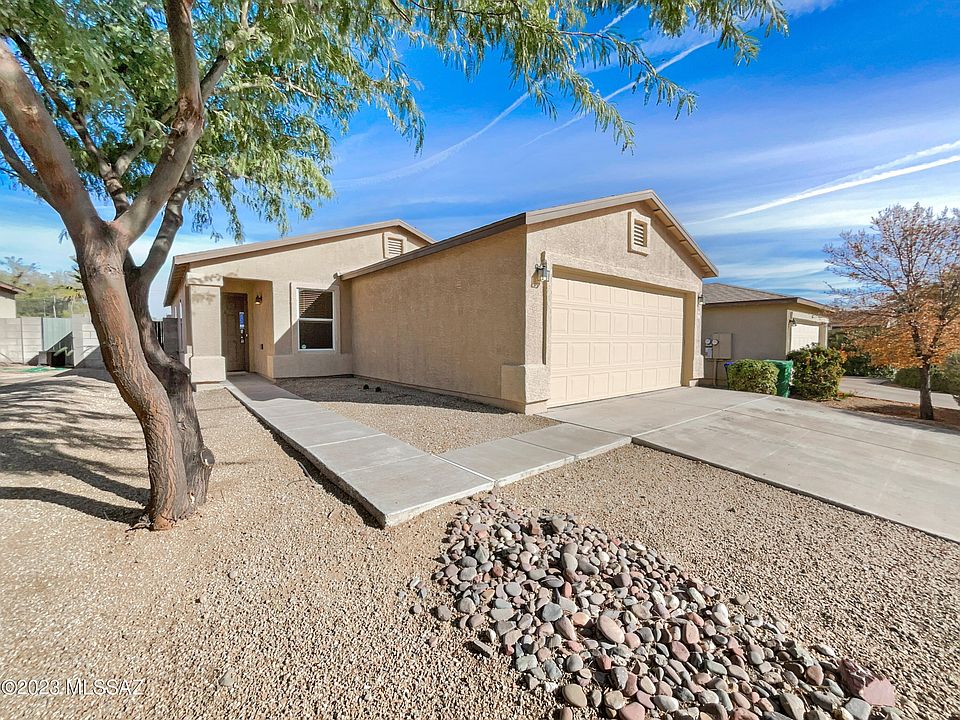 1st image of 1084 W Calle Del Libro Dorado