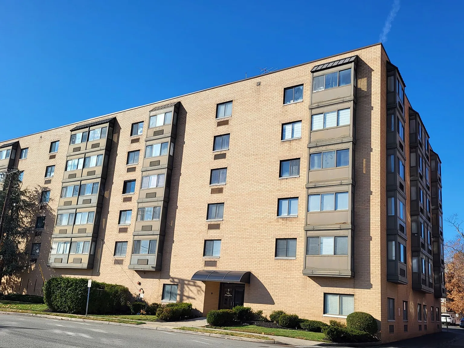 1 bed, 700 sqft, $2,300 — Photo 1