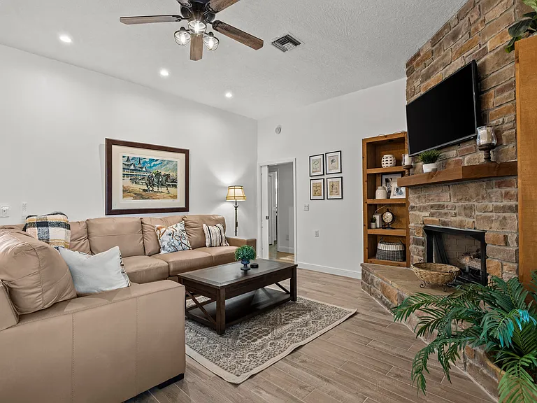 1782 Clydesdale Ave #HOUSE — Photo 13