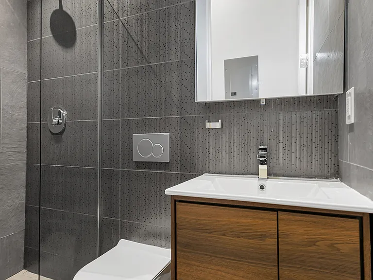 356 W 48th St #D1 — Photo 19