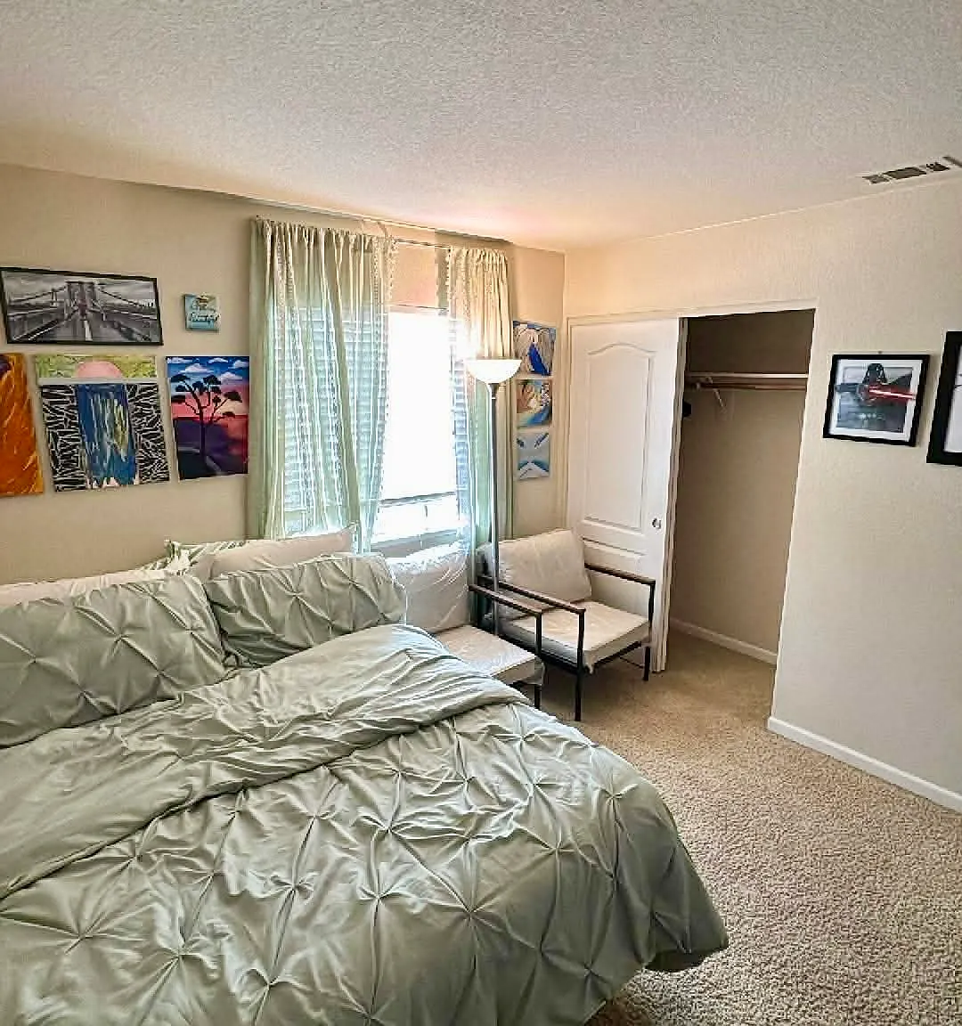 3 bed, 1286 sqft, $850 — Photo 2