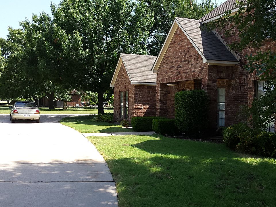 1st image of 2 Glenbrook Cir