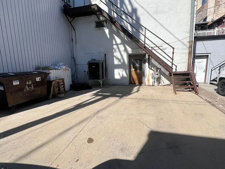 207 S Main St — Photo 15