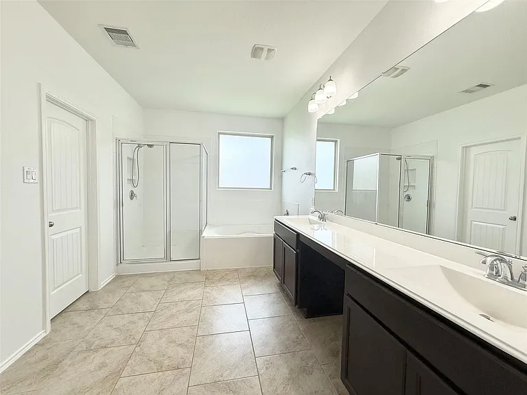 23603 Legano Dr — Photo 17