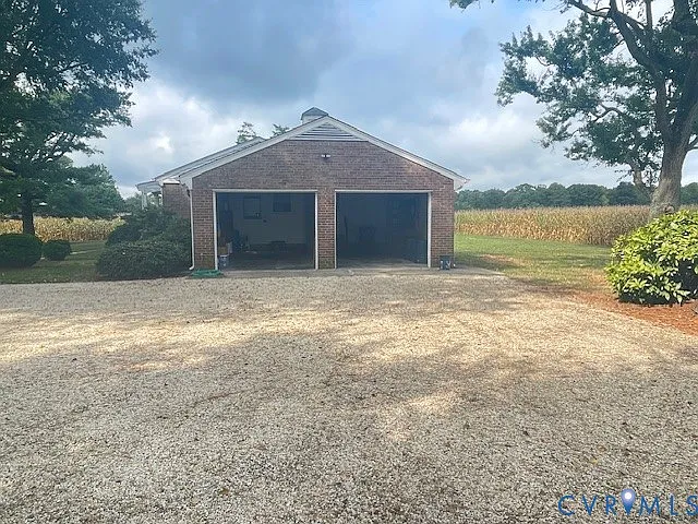 4 bed, 2.0 bath, 2000 sqft, $2,495 — Photo 4