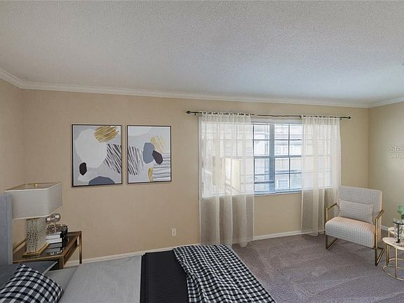 4th image of 619 Mariposa St