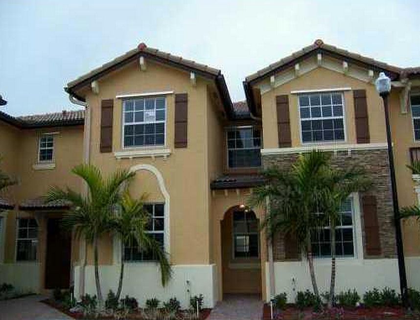 1st image of 3375 Ne 15th Dr #104