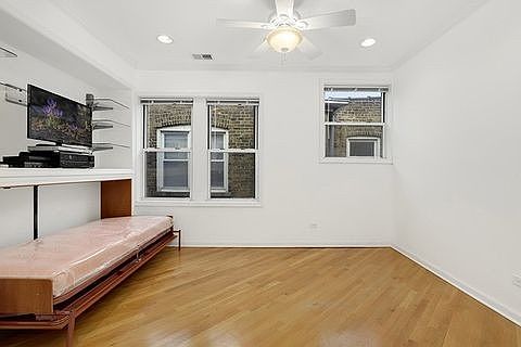 5th image of 2053 W Summerdale Ave APT 4N