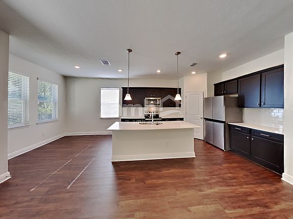 4th image of 27498 Saint Andrews Ave