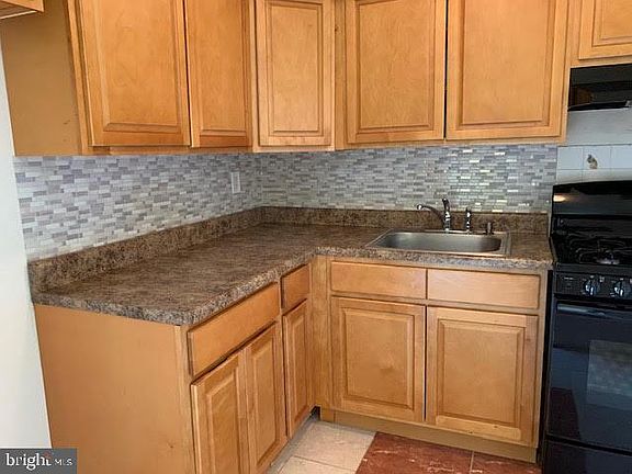 5th image of 47 Garden View Ter Unit 11