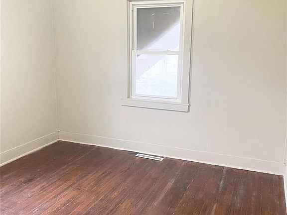 5th image of 815 S Court St