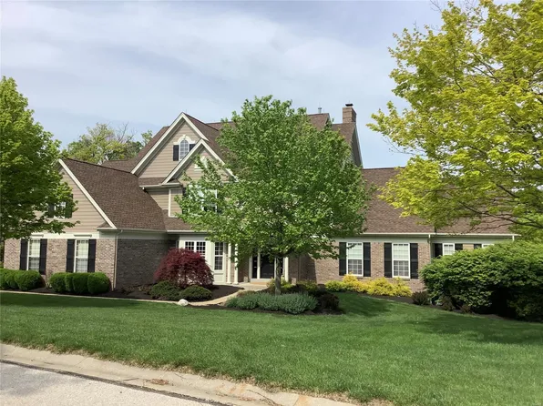 332 Merlot Ln, Saint Albans, MO 63073