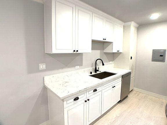 3rd image of 8720 W Olympic Blvd APT 5