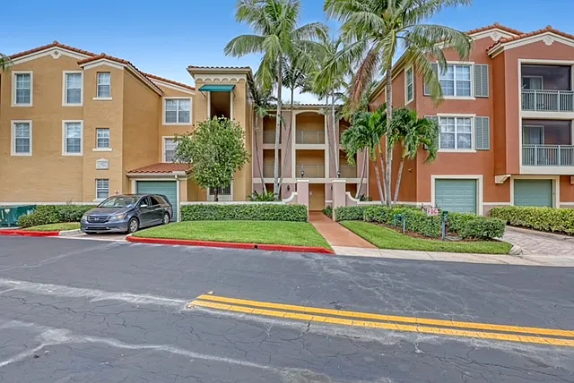 2 bed, $4,950 — Photo 1