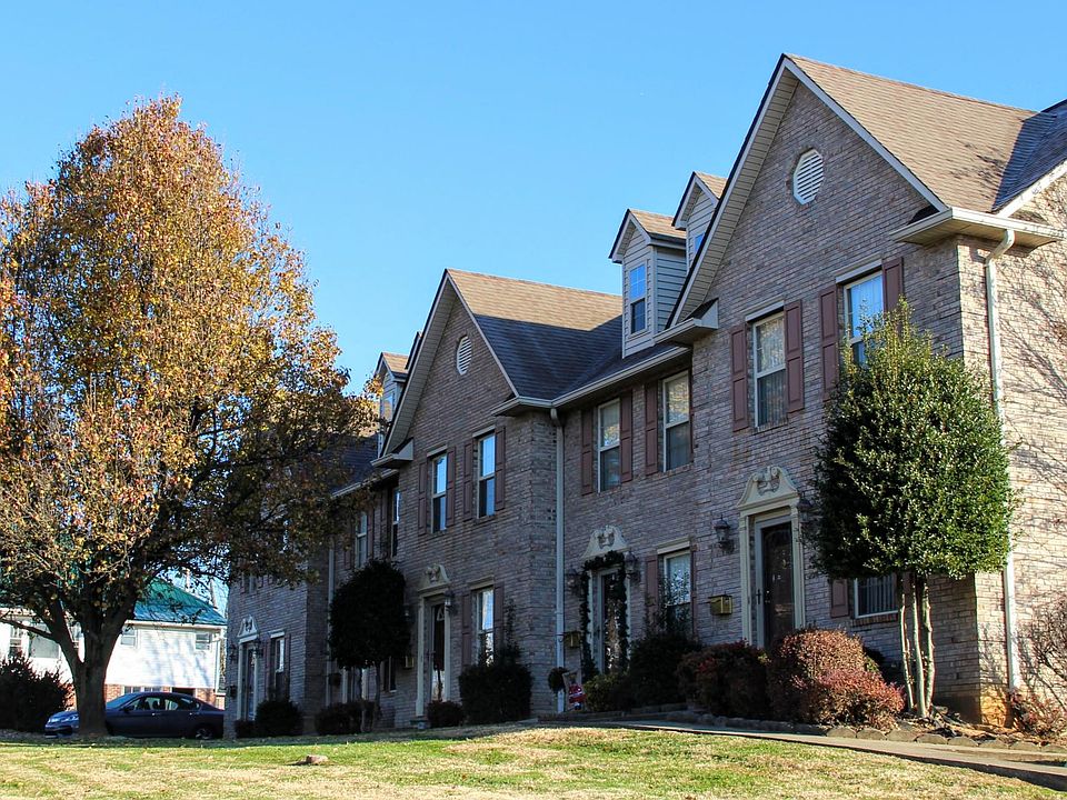 1st image of 1300 University Pkwy #7