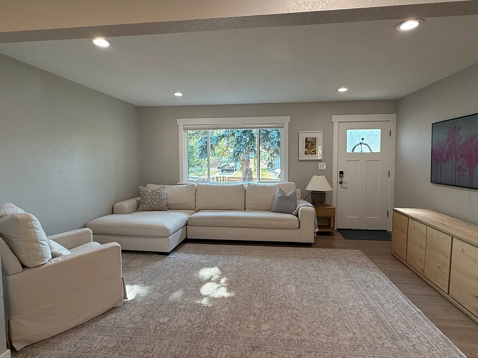 3 bed, 1026 sqft, $4,200 — Photo 4