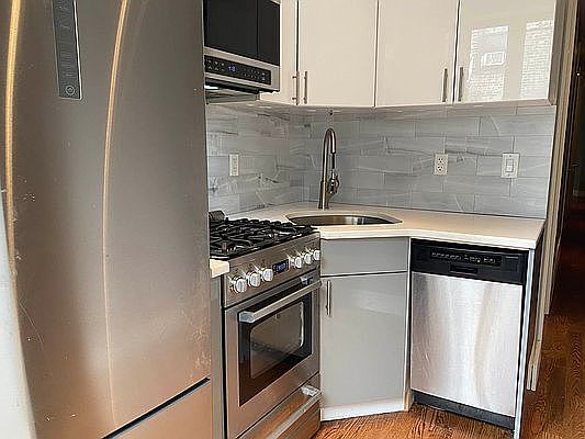 1st image of 541 W 159th St #8