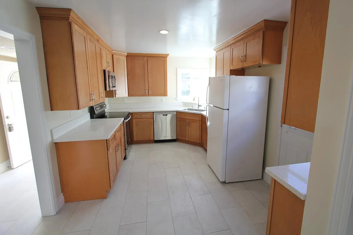 3 bed, 1550 sqft, $4,350 — Photo 3