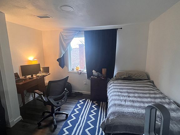 4th image of 4515 Yakima Ave #1/2